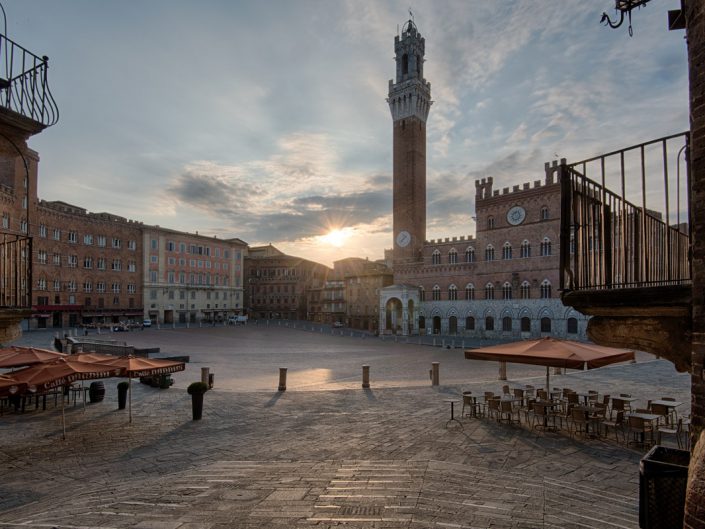 Alba nella Piazza del Campo, Siena